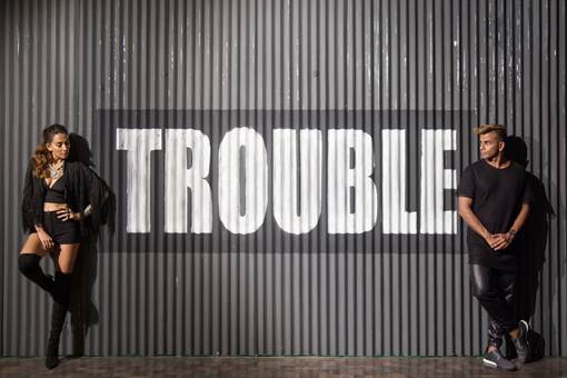Penyanyi Asal Malaysia, RESH, Berkolaborasi Dengan Penyanyi Asal India, Monica Dogra, Dalam Single 'Trouble'