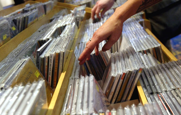 CD Sales Rebound In First Quarter Of 2004