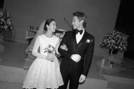 Rain-and-Kim-Tae-Hee-Official-Wedding-Photo-1