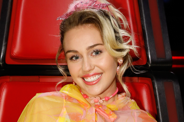 miley-cyrus-the-voice-1492874356