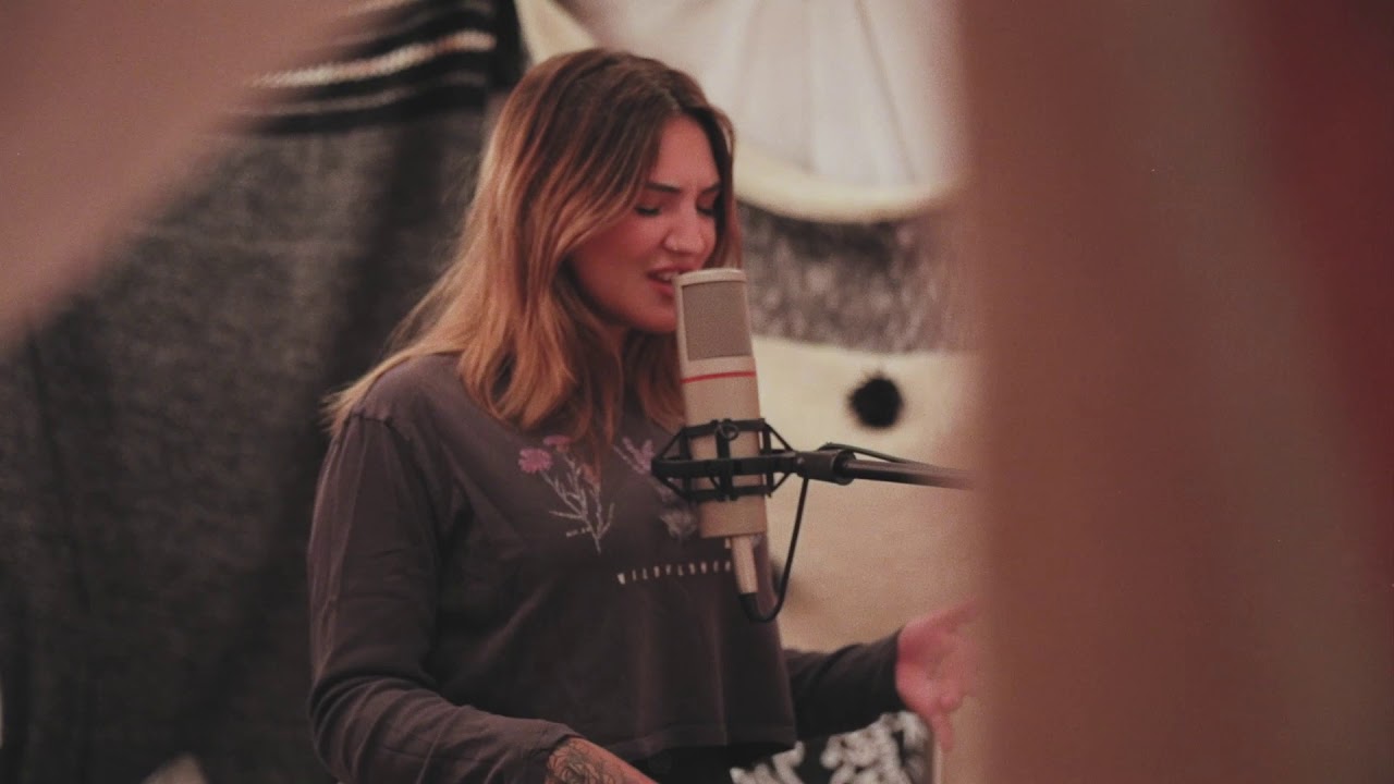 Lirik Lagu JULIA MICHAELS - Give It To You (from Songland)