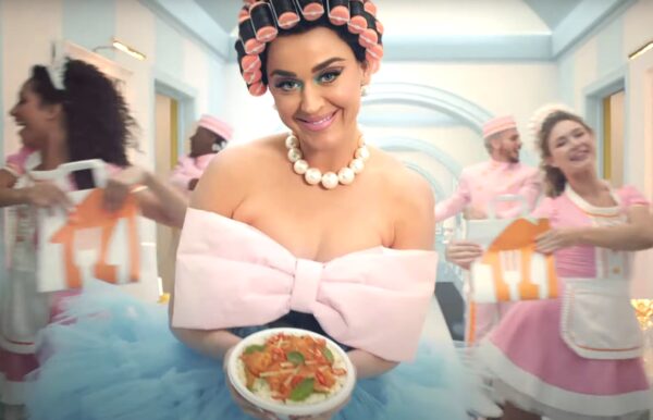 katy-perry-just-eat-tgj-600x386