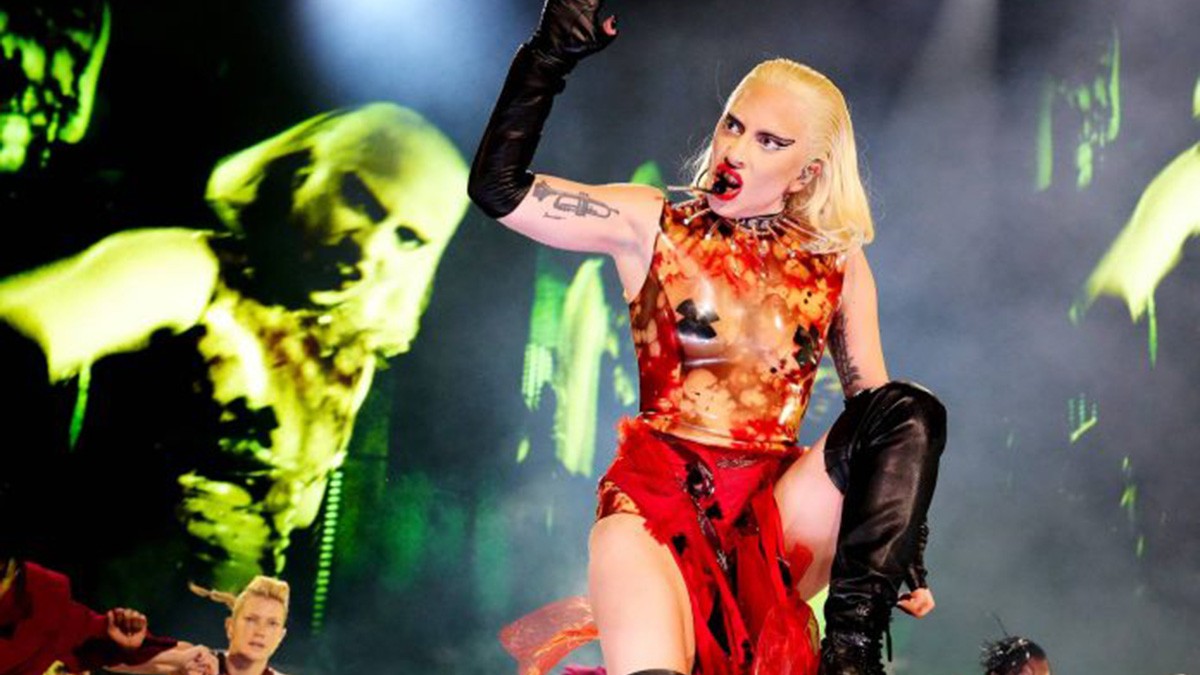 Lady Gaga Hentikan Konser “Chromatica Ball” di Miami Karena Cuaca Buruk