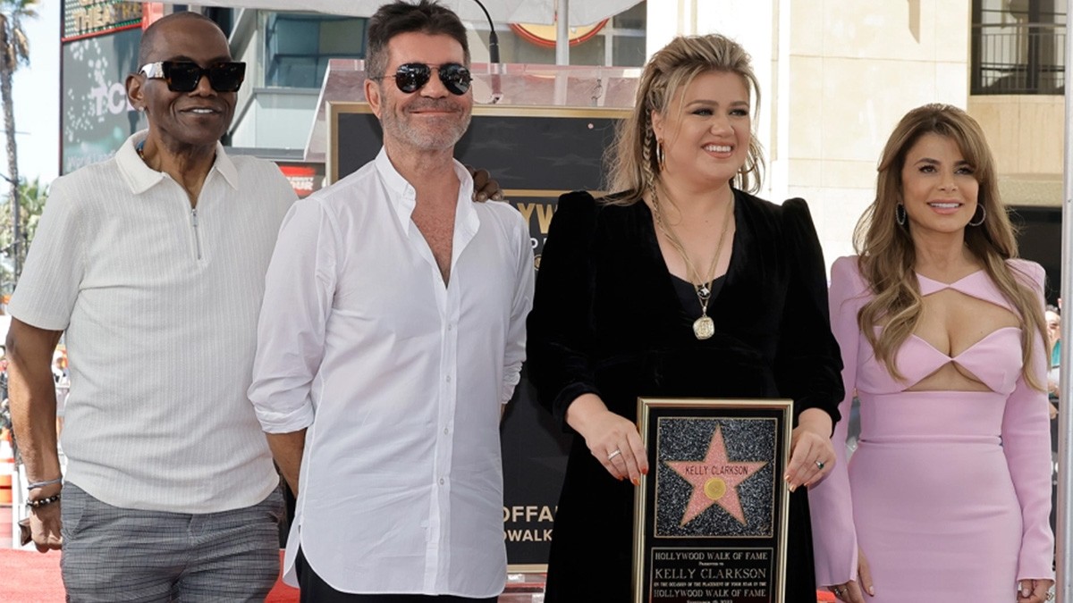 Kelly Clarkson Dapatkan Bintang di Hollywood Walk of Fame
