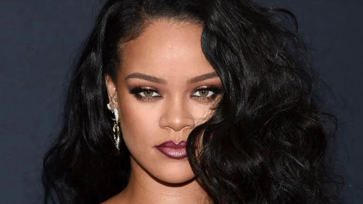 Rihanna Akan Tampil di Super Bowl Halftime Show 2023