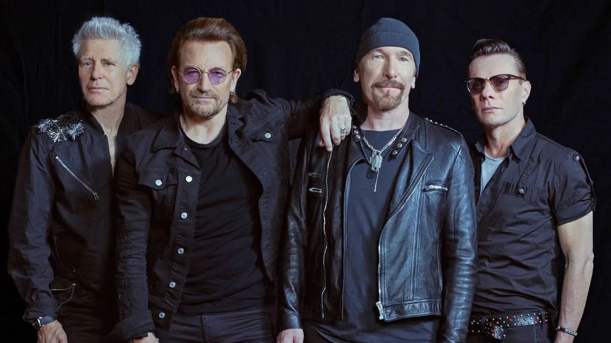 Melalui SmartLess Podcast, Bono Ungkap U2 ‘Bubar’