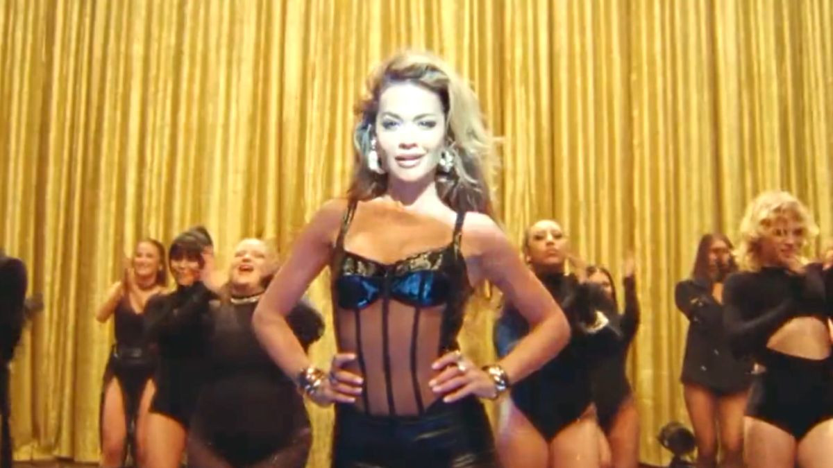 Rita Ora Siapkan 'Praising You' Bersama Fatboy Slim