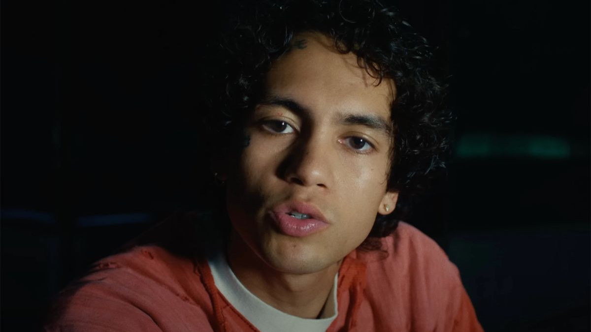 Dominic Fike Nostalgia Masa Remaja di 'Ant Pile'