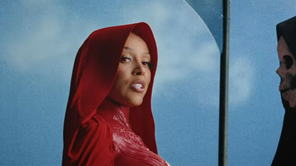 Doja Cat Rilis 'Paint the Town Red' Jelang Album Barunya