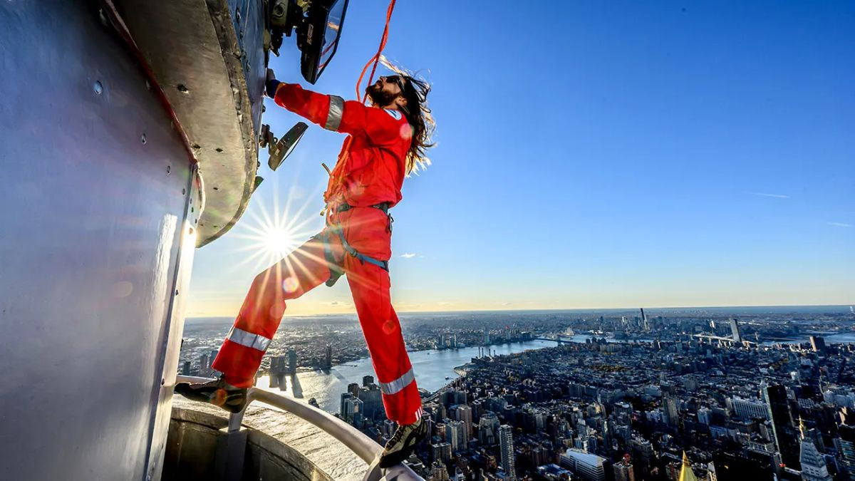 Umumkan Tur Dunia, Jared Leto Panjat Empire State Building