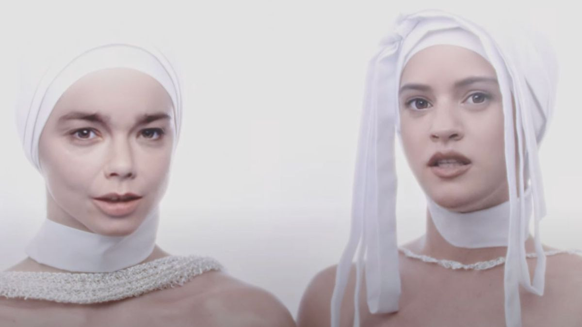 Björk dan Rosalía Siap Berperang dalam Video Musik Baru, 'Oral'