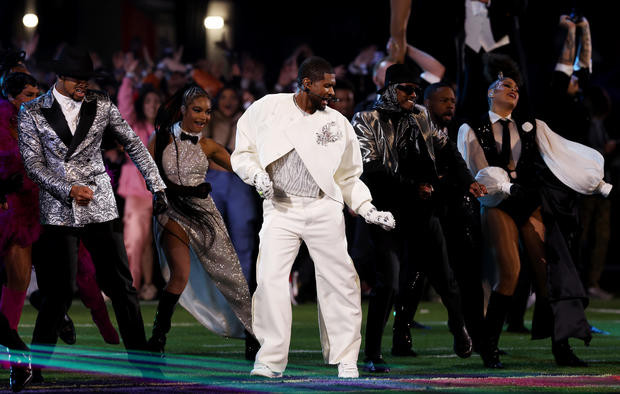 Usher Sukses Ramaikan Panggung Super Bowl 2024 dengan Banyak Kolaborator